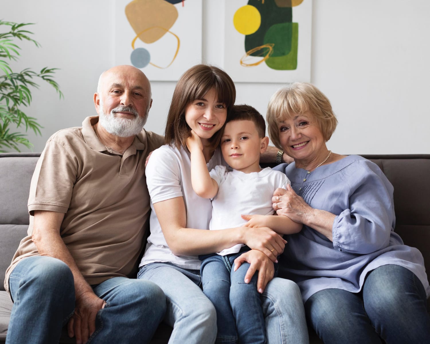 happy-family-sitting-couch